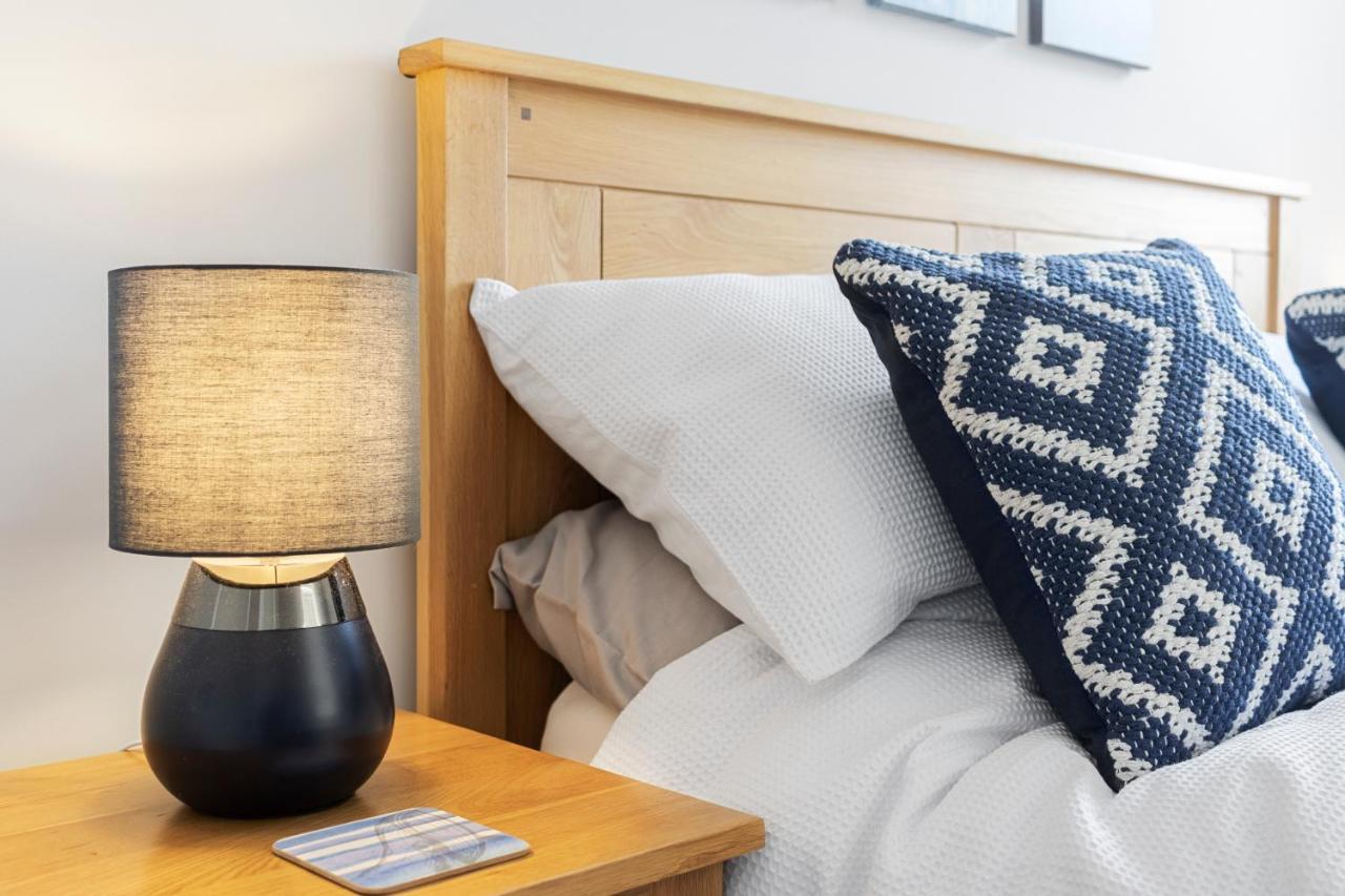 A Modern And Cosy Apartment Just Yards From Brixham'S Bustling Harbourside מראה חיצוני תמונה